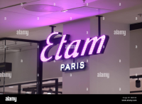 Logo Etam